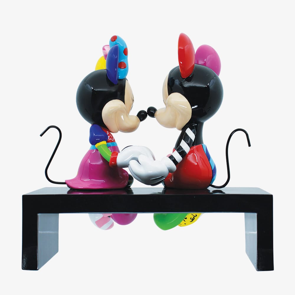 Disney Showcase Mickey And Minnie Mouse Love Figurine 6016311