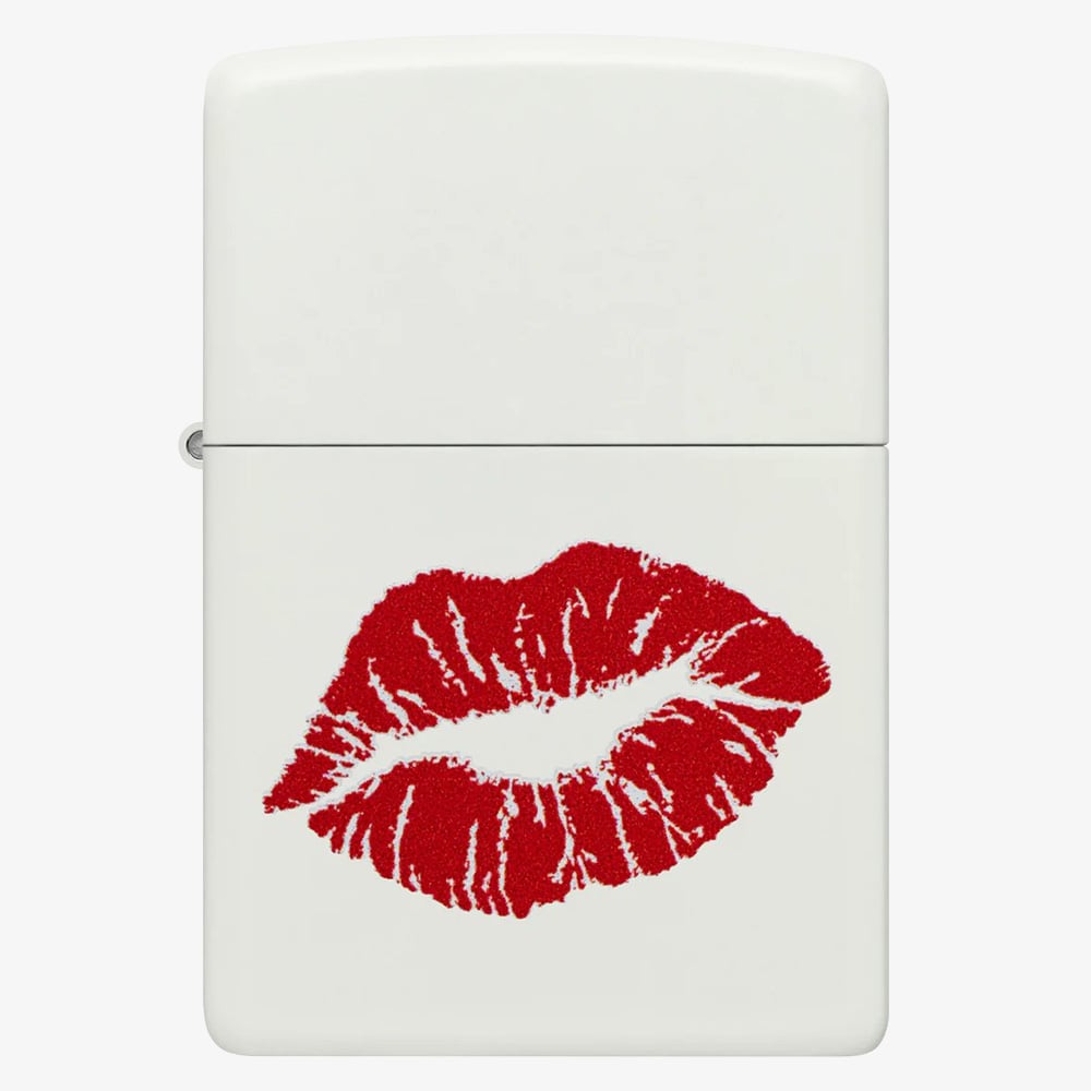 Zippo Matte White Kiss Design Lighter 46653