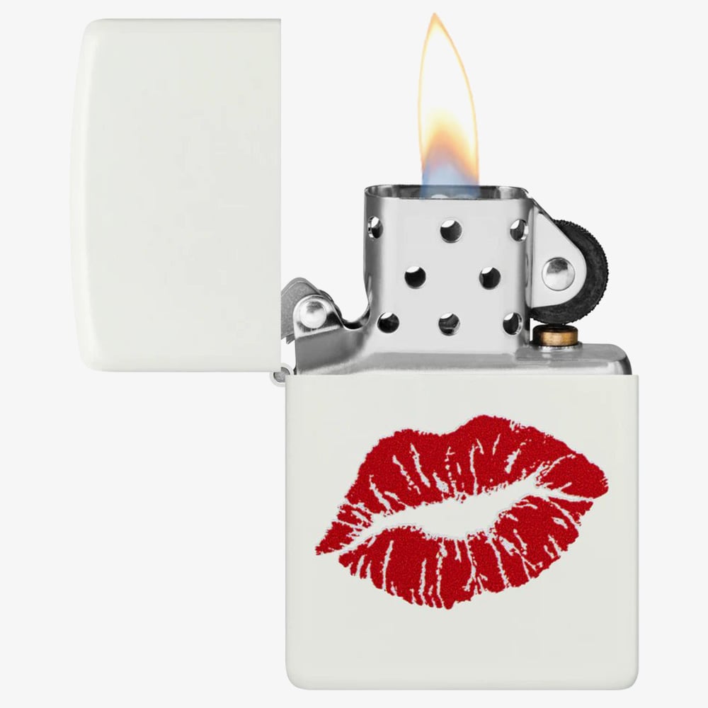Zippo Matte White Kiss Design Lighter 46653