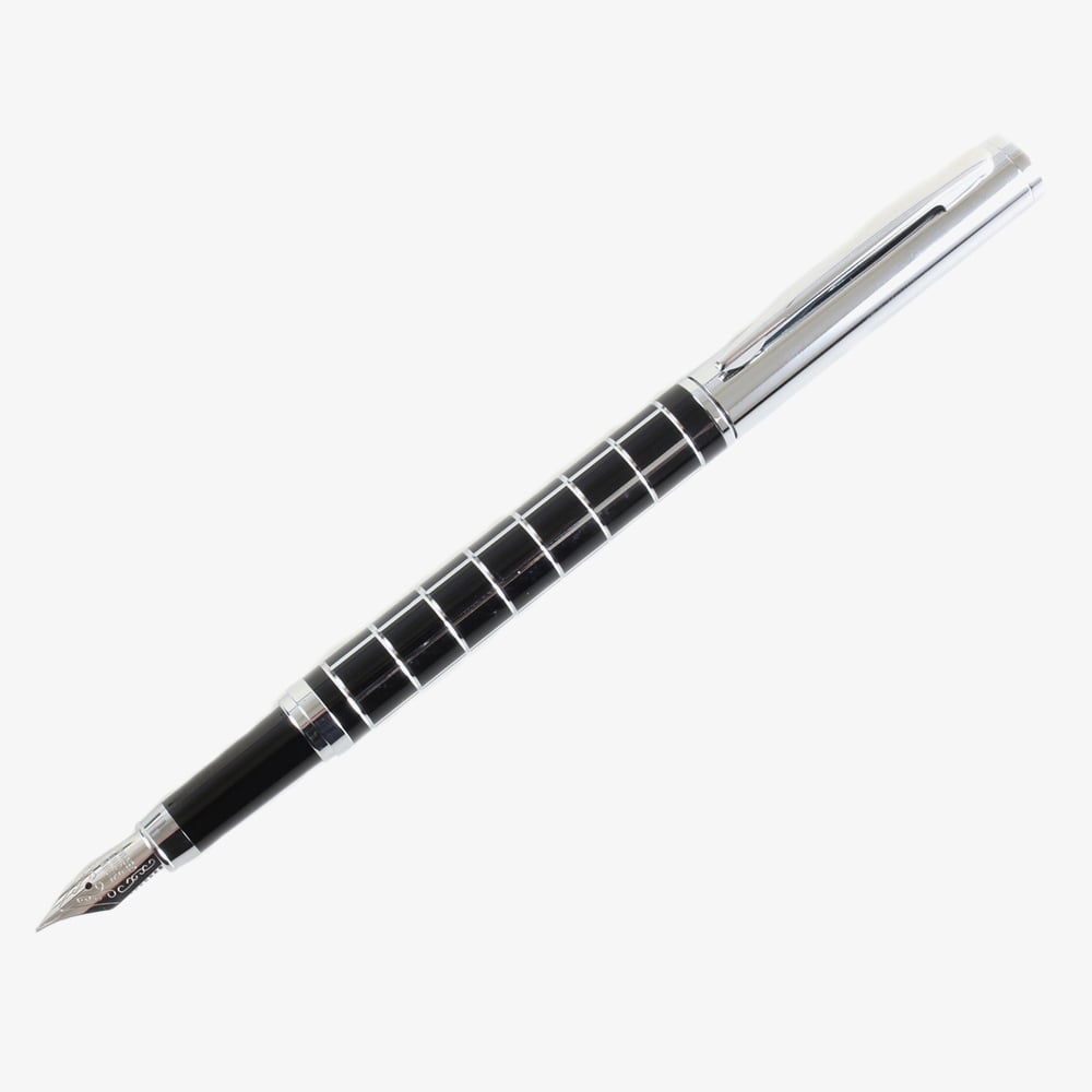 Black &amp; Chrome Checkerboard Fountain Pen P-07