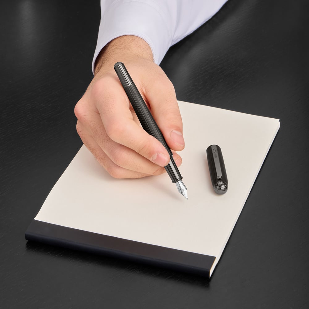 BOSS Contour Pinstripe Black Fountain Pen HSV6762A
