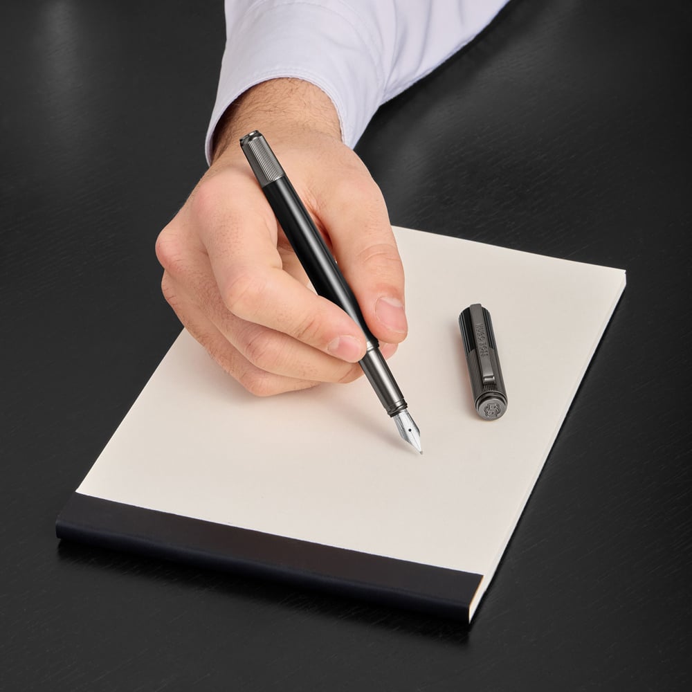 BOSS Striade Black Fountain Pen HSS6562A