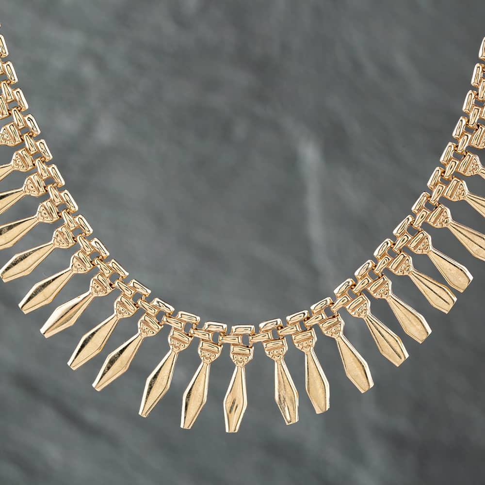 Product photograph of Pre-owned 9ct Yellow Gold Fancy Tassel 18 Inch Collarette Chain 41041259 from The Jewel Hut