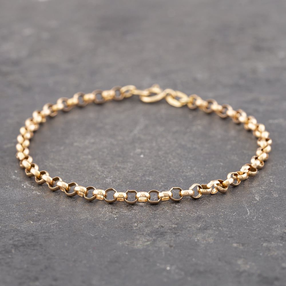 Product photograph of Pre-owned 9ct Yellow Gold 7 Inch Belcher Chain Bracelet 41051085 from The Jewel Hut