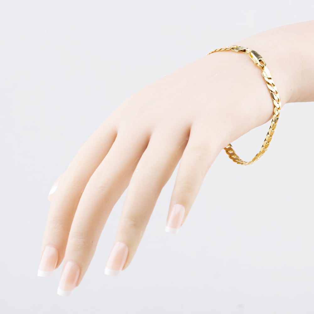 Pre-Owned 9ct Yellow Gold 8 Inch Curb Chain Bracelet 41081316