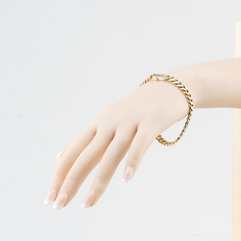 Pre-Owned 9ct Yellow Gold Cubic Zirconia Set Clasp 8 Inch Curb Chain Bracelet 41081321