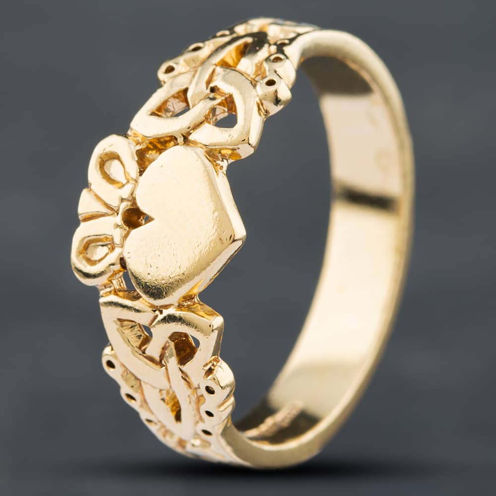 Product photograph of Pre-owned 9ct Yellow Gold Claddagh Ring 41101869 from The Jewel Hut