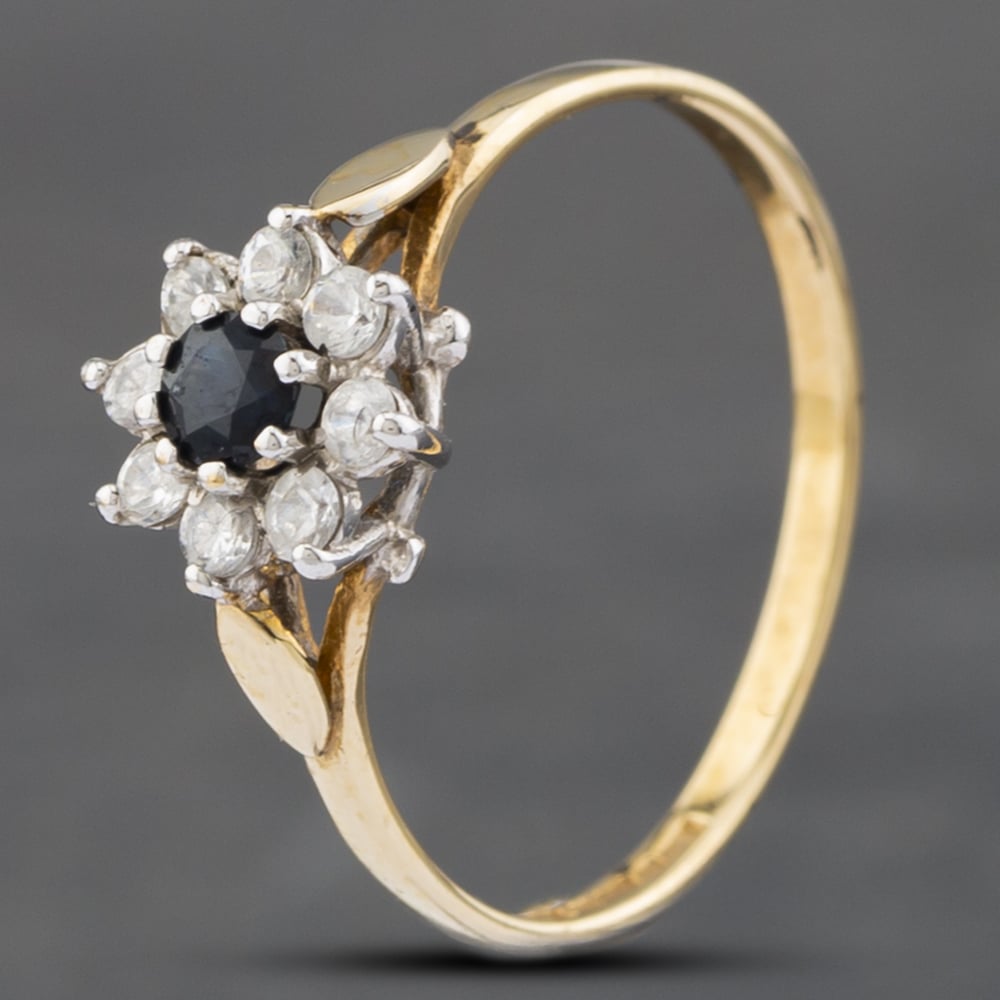 Product photograph of Pre-owned 9ct Yellow Gold Cubic Zirconia Amp Cubic Zirconia Flower Cluster Ring 41102506 from The Jewel Hut