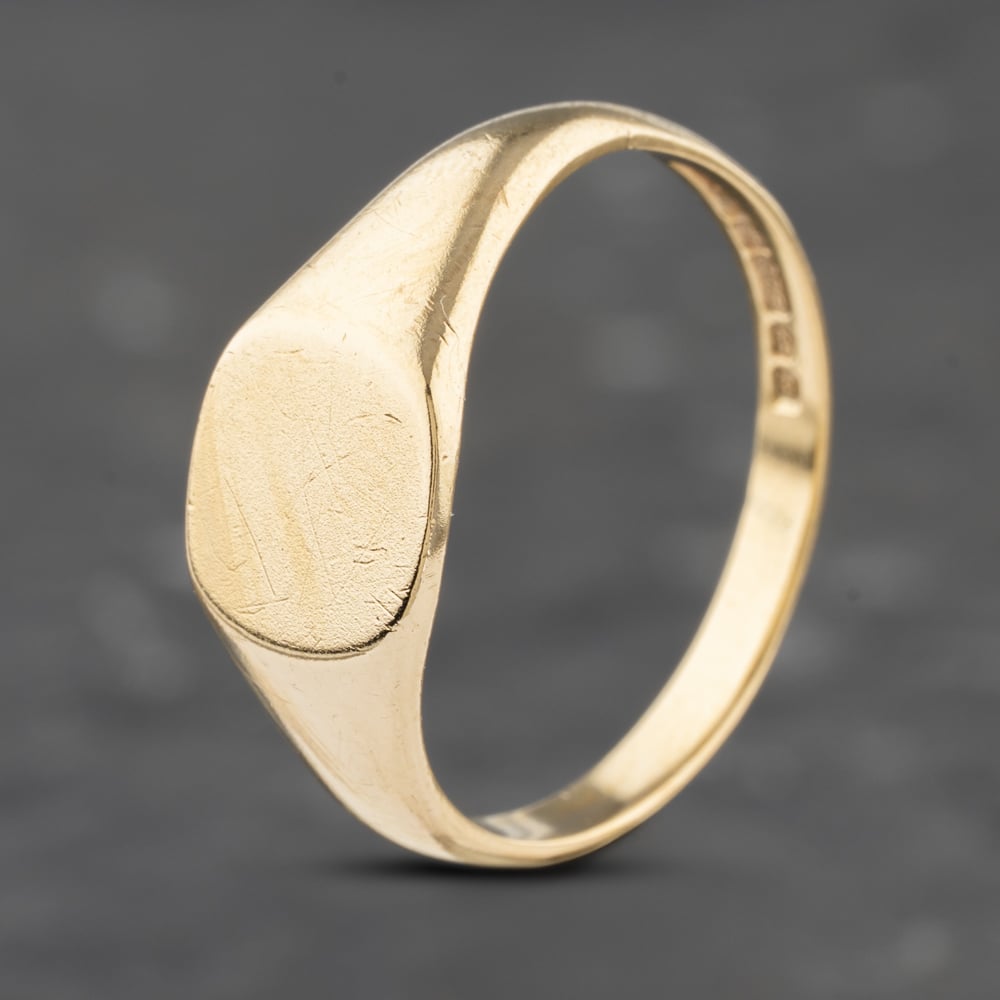 Pre-Owned Vintage 9ct Yellow Gold Plain Signet Ring 41103124