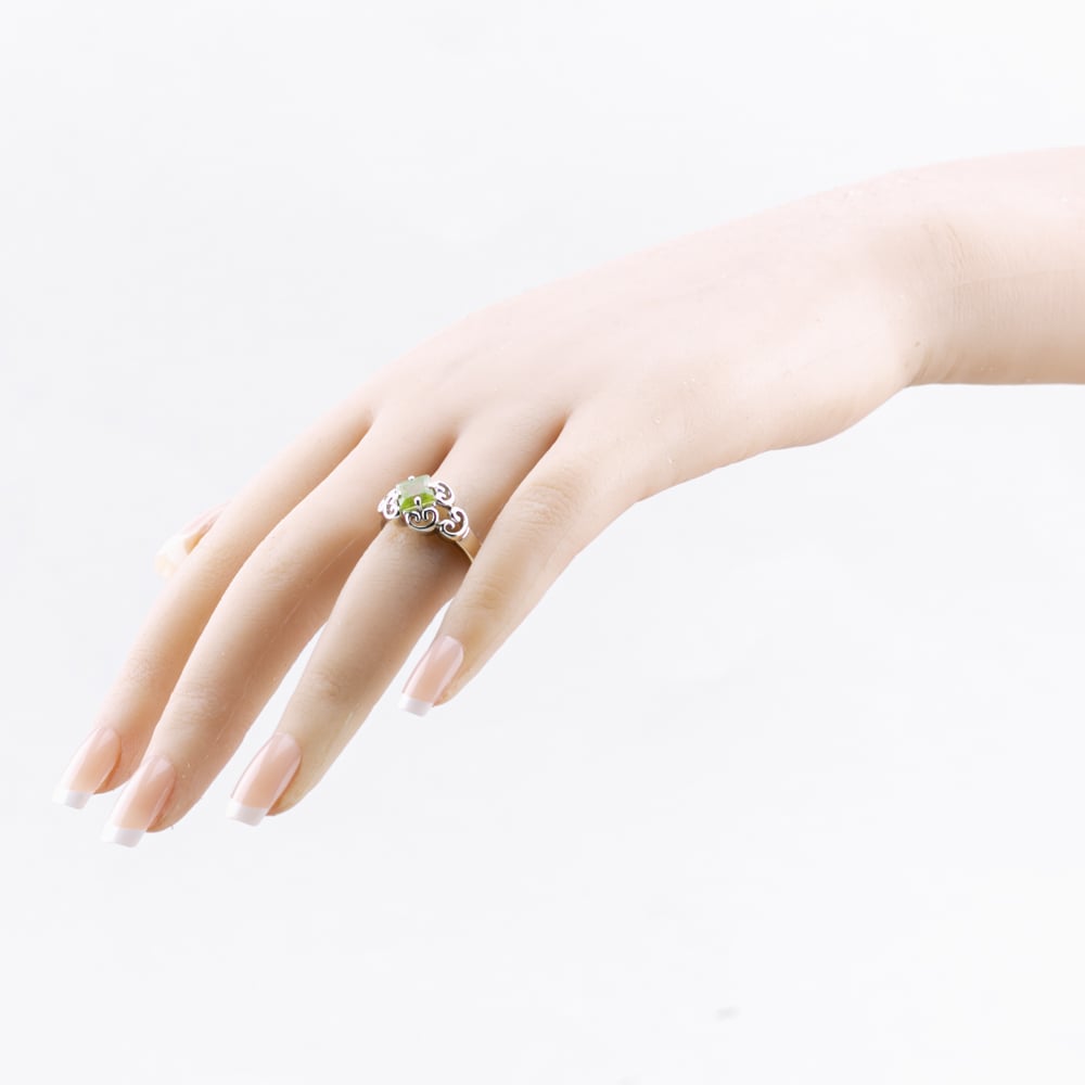 Pre-Owned 9ct White Gold Peridot Ornate Pattern Square Dress Ring 41103417