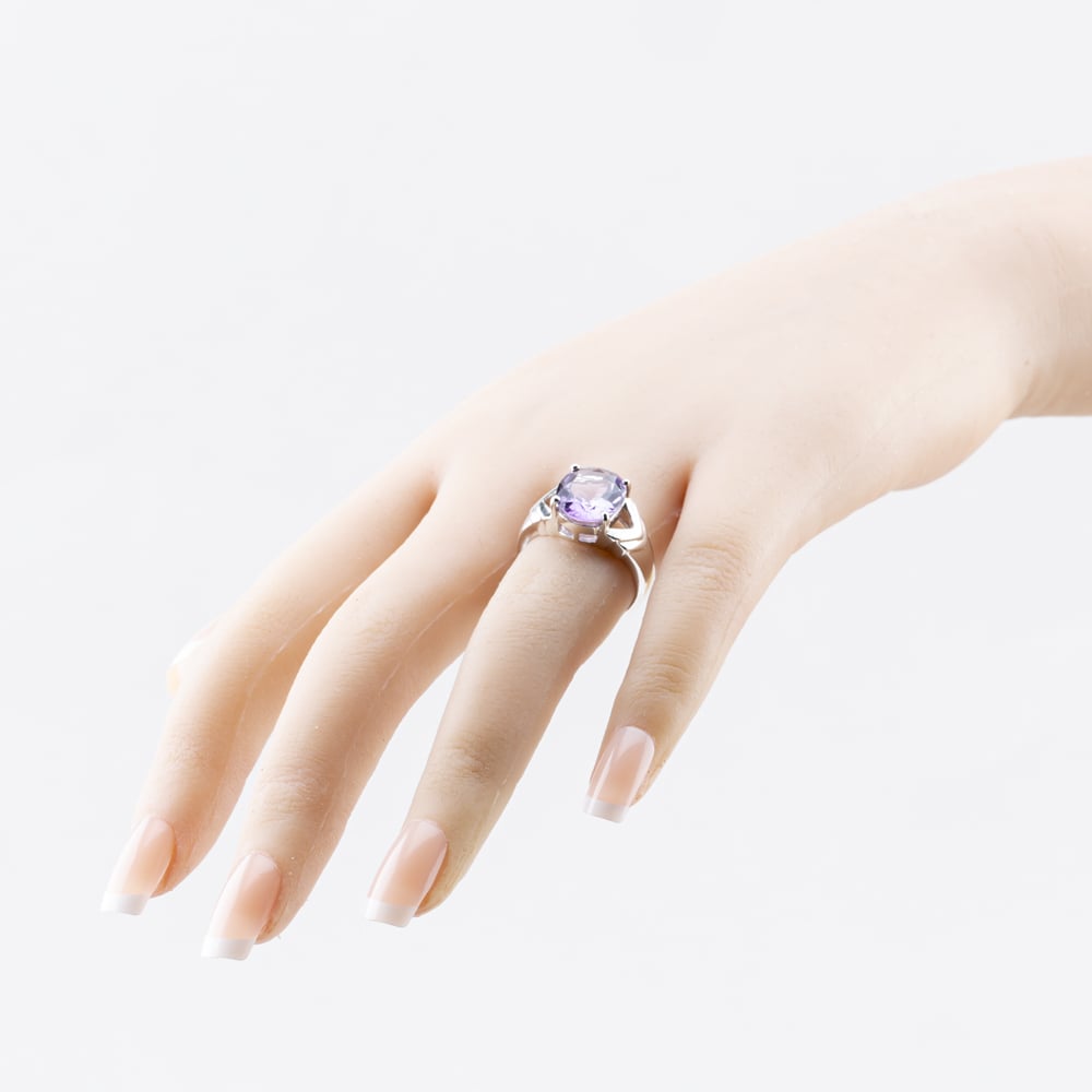 Pre-Owned 9ct White Gold Amethyst Large Oval Dress Ring 41103508