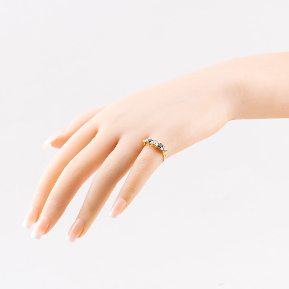 Pre-Owned Vintage 18ct Yellow Gold Blue & White Spinel Five Stone Ring 41103568