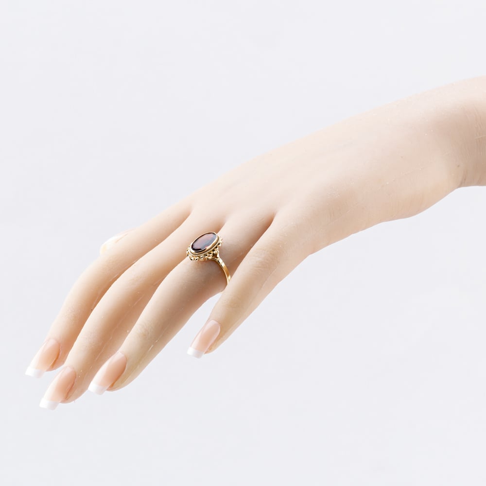 Pre-Owned 9ct Yellow Gold Garnet Oval Dress Ring 41103804