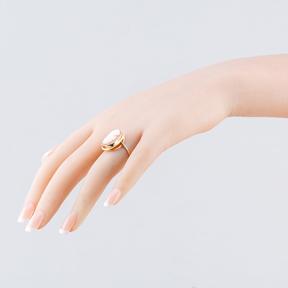Pre-Owned Vintage Yellow Gold Cameo Large Oval Dress Ring 41103983