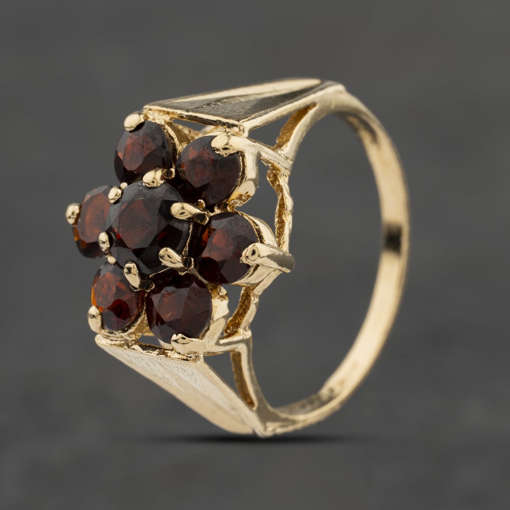 Pre-Owned 9ct Yellow Gold Garnet Flower Cluster Ring 41104046