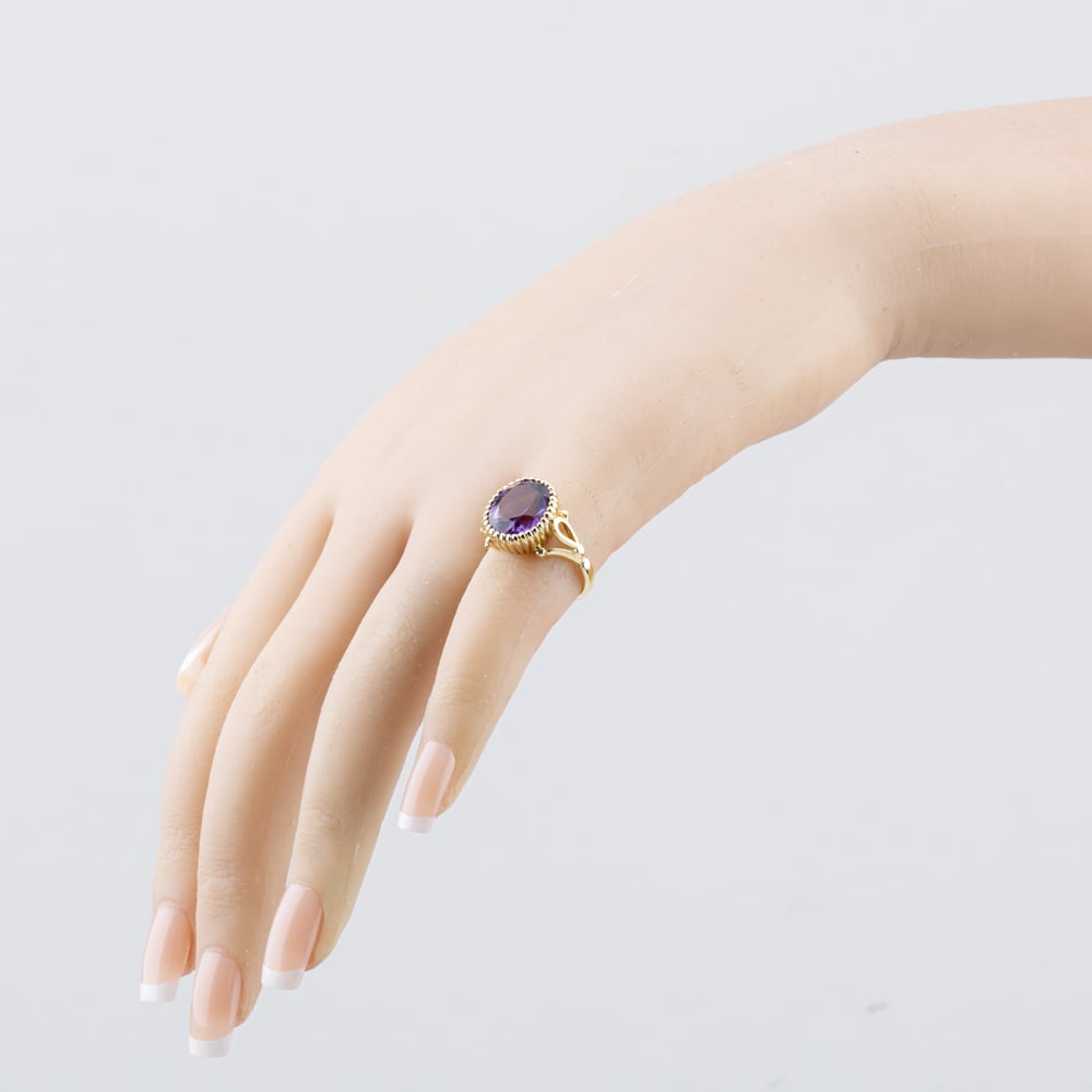 Pre-Owned 9ct Yellow Gold Amethyst Oval Ribbed Design Setting With Fancy Open Shoulders Dress Ring 41104274