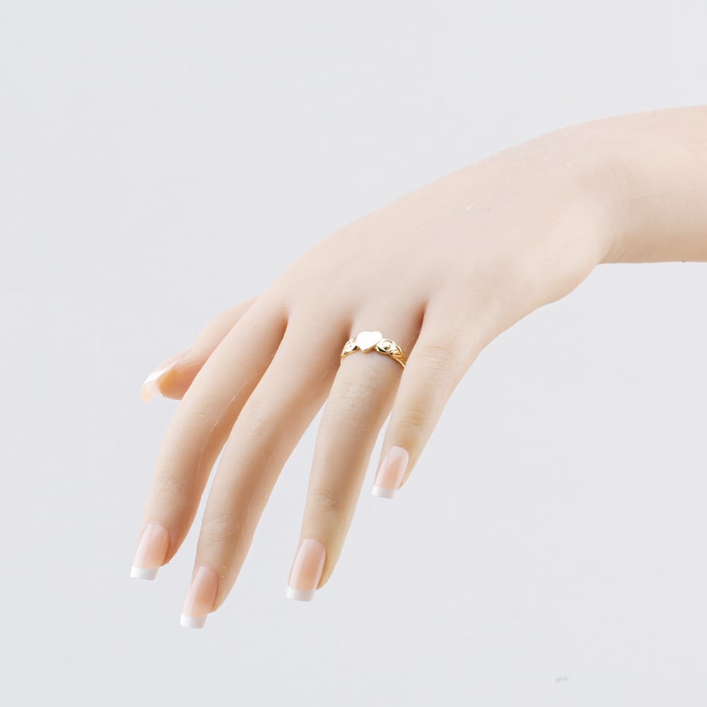 Pre-Owned 9ct Yellow Gold Heart Signet Ring 41104699