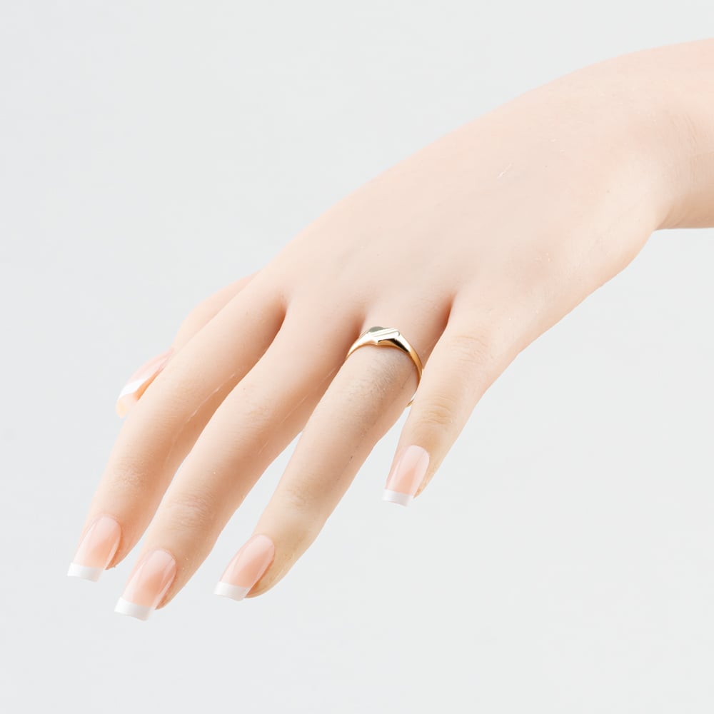 Pre-Owned 9ct Yellow Gold Heart Engraved Signet Ring 41104773