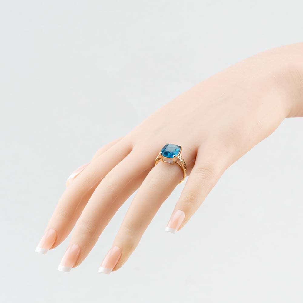 Pre-Owned 9ct Yellow Gold Blue Topaz Cushion Dress Ring 41104784