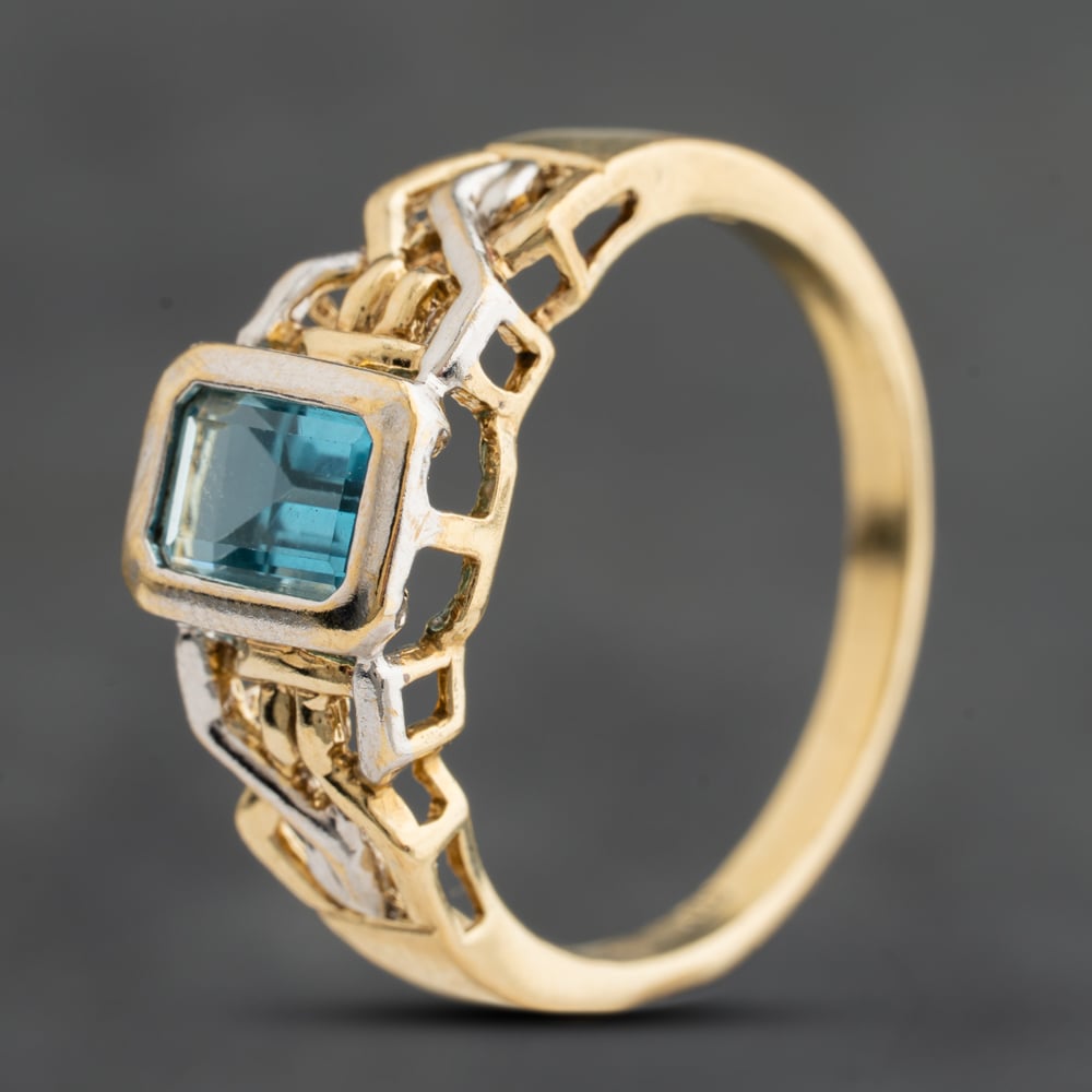 Pre-Owned 9ct Yellow Gold Blue Topaz Oblong With Patterned Shoulders Dress Ring 41104789