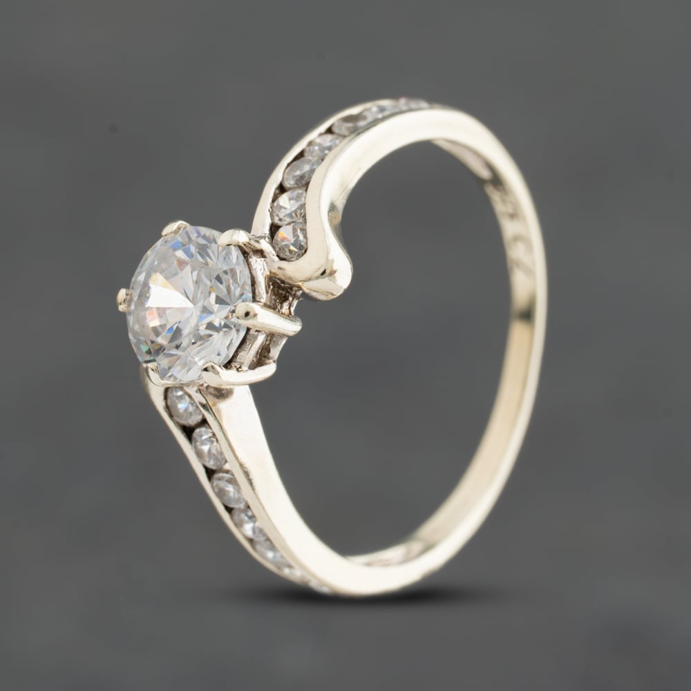Pre-Owned 9ct White Gold Cubic Zirconia Twisted Channel Set Shoulders Solitaire Ring 41104799