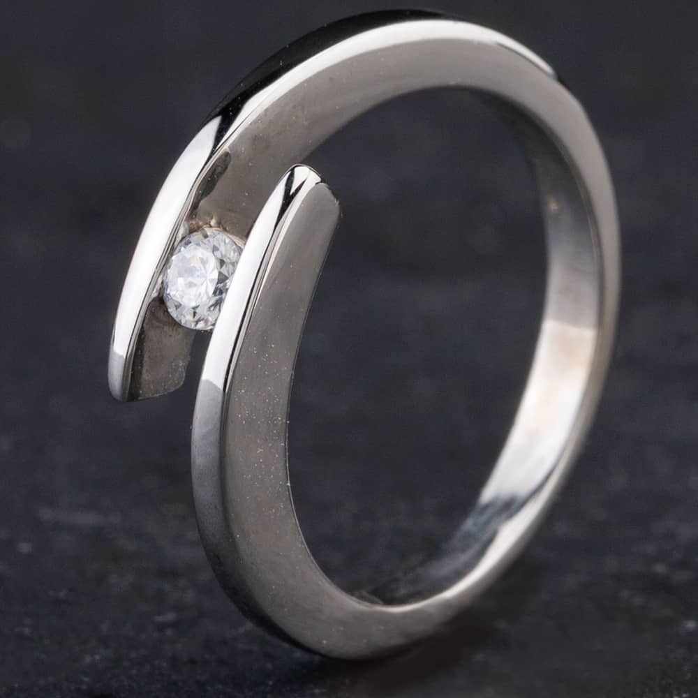 Product photograph of Pre-owned 9ct White Gold Cubic Zirconia Crossover Ring 4110857 from The Jewel Hut