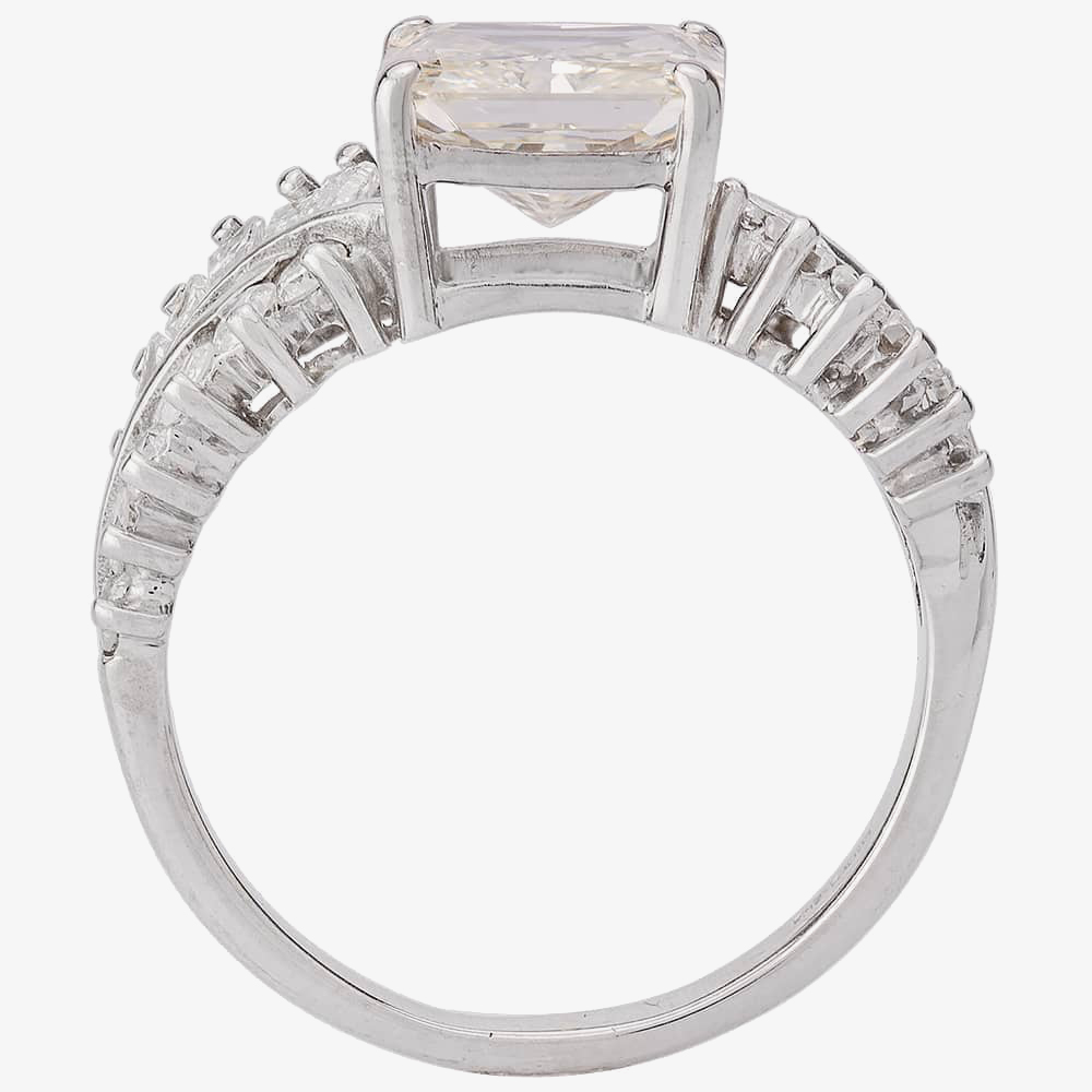 Pre-Owned 18ct White Gold Radiant Cut 2.65ct Diamond Ring 4112437
