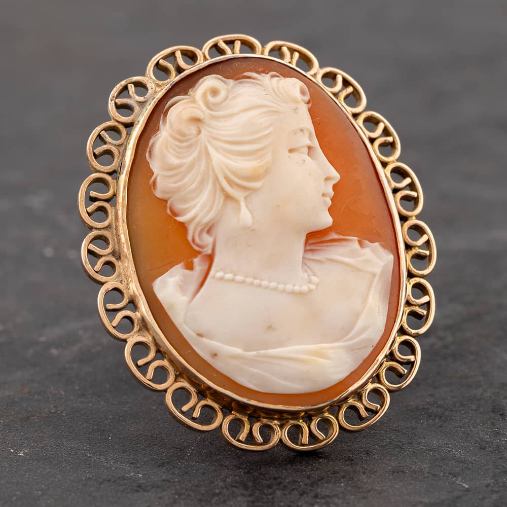 Product photograph of Pre-owned Vintage Yellow Gold Cameo Brooch 41131024 from The Jewel Hut