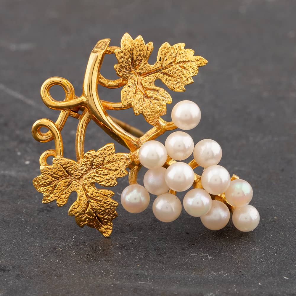 Product photograph of Pre-owned 9ct Yellow Gold Cultured Pearl Grape Vine Brooch 41131033 from The Jewel Hut