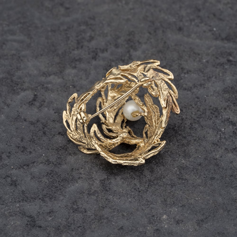 Pre-Owned 9ct Yellow Gold Pearl Swirling Leaf Design Brooch 41131166