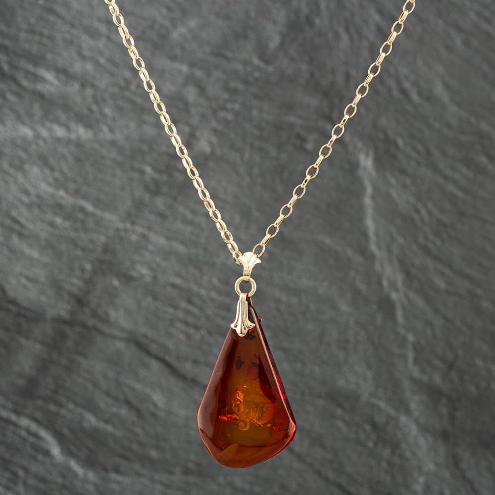 Product photograph of Pre-owned 9ct Yellow Gold Amber Pendant Gemstone Pendant Amp 16 Inch Belcher Chain 41141022 from The Jewel Hut