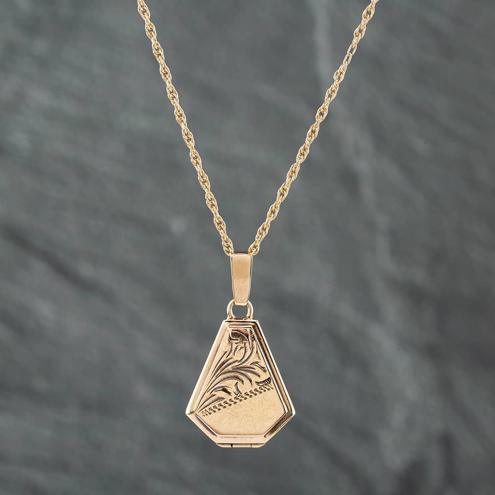 Product photograph of Pre-owned 9ct Yellow Gold Hand Engraved Locket Pendant Amp 17 Inch Prince Of Wales Chain 41141879 from The Jewel Hut