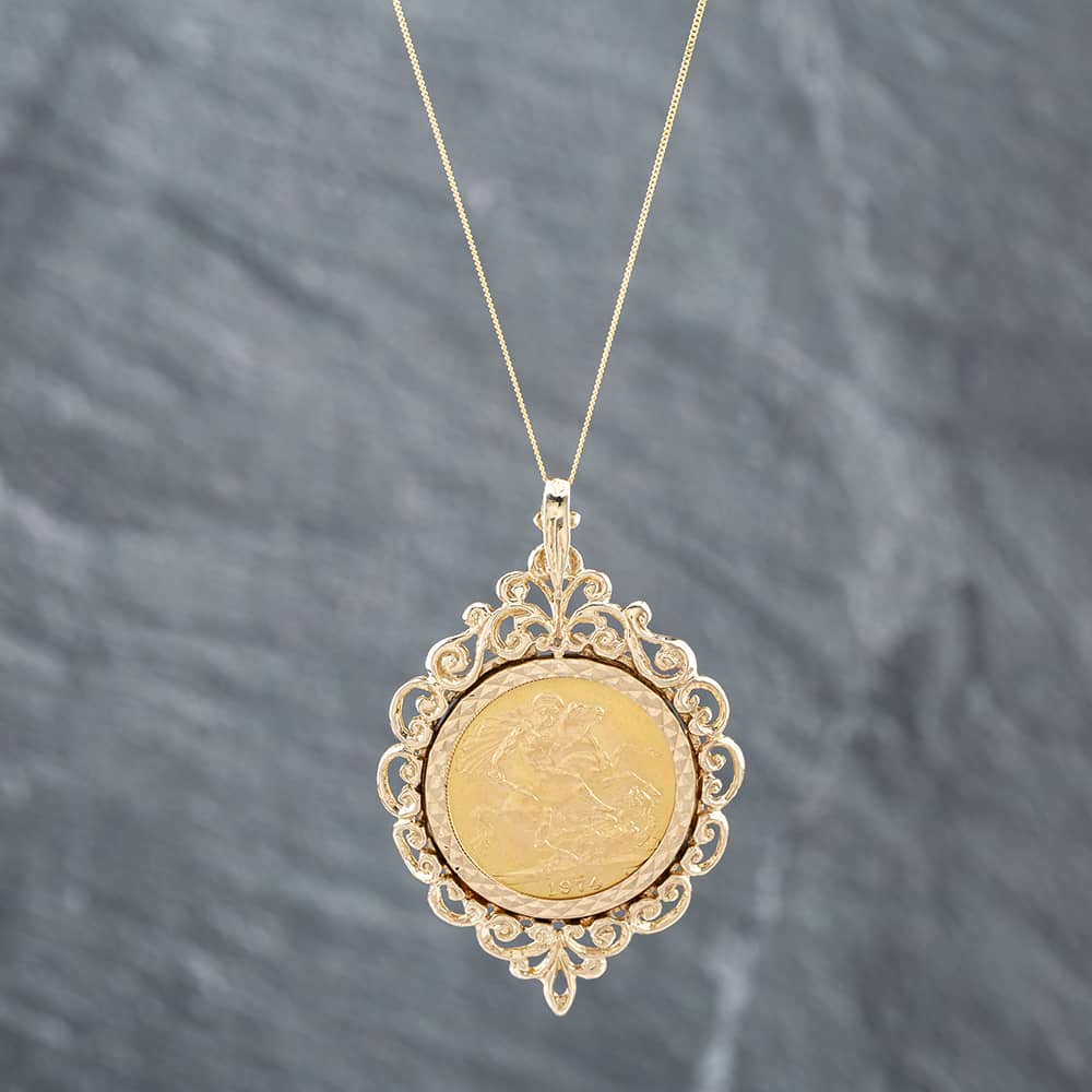 Pre-Owned 9ct Yellow Gold 1974 Full Sovereign Coin Keeper Pendant &amp; 18 Inch Curb Chain41141905BND