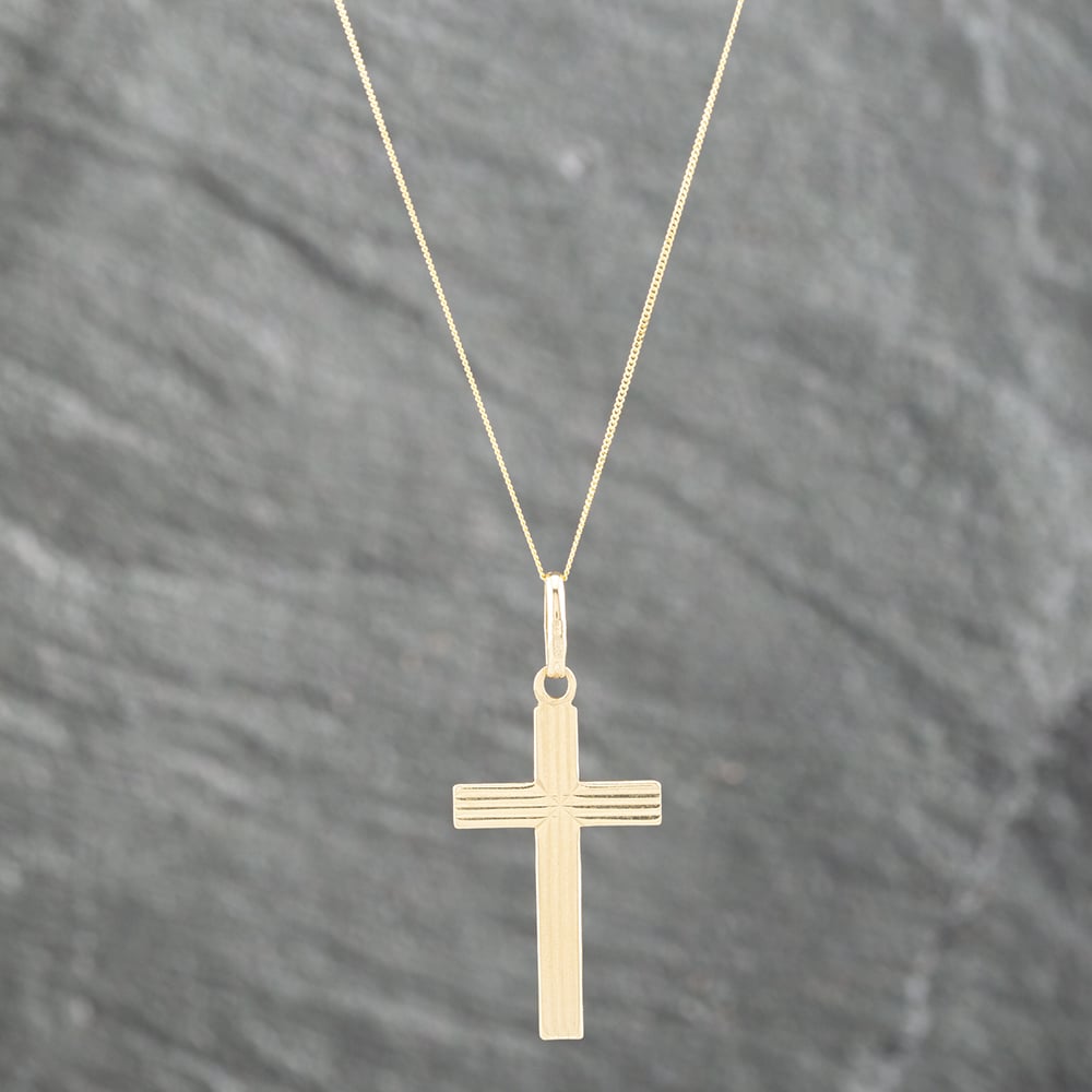 Product photograph of Pre-owned 9ct Yellow Gold Engraved Cross Pendant Amp 18 Inch Curb Chain 41142022 from The Jewel Hut