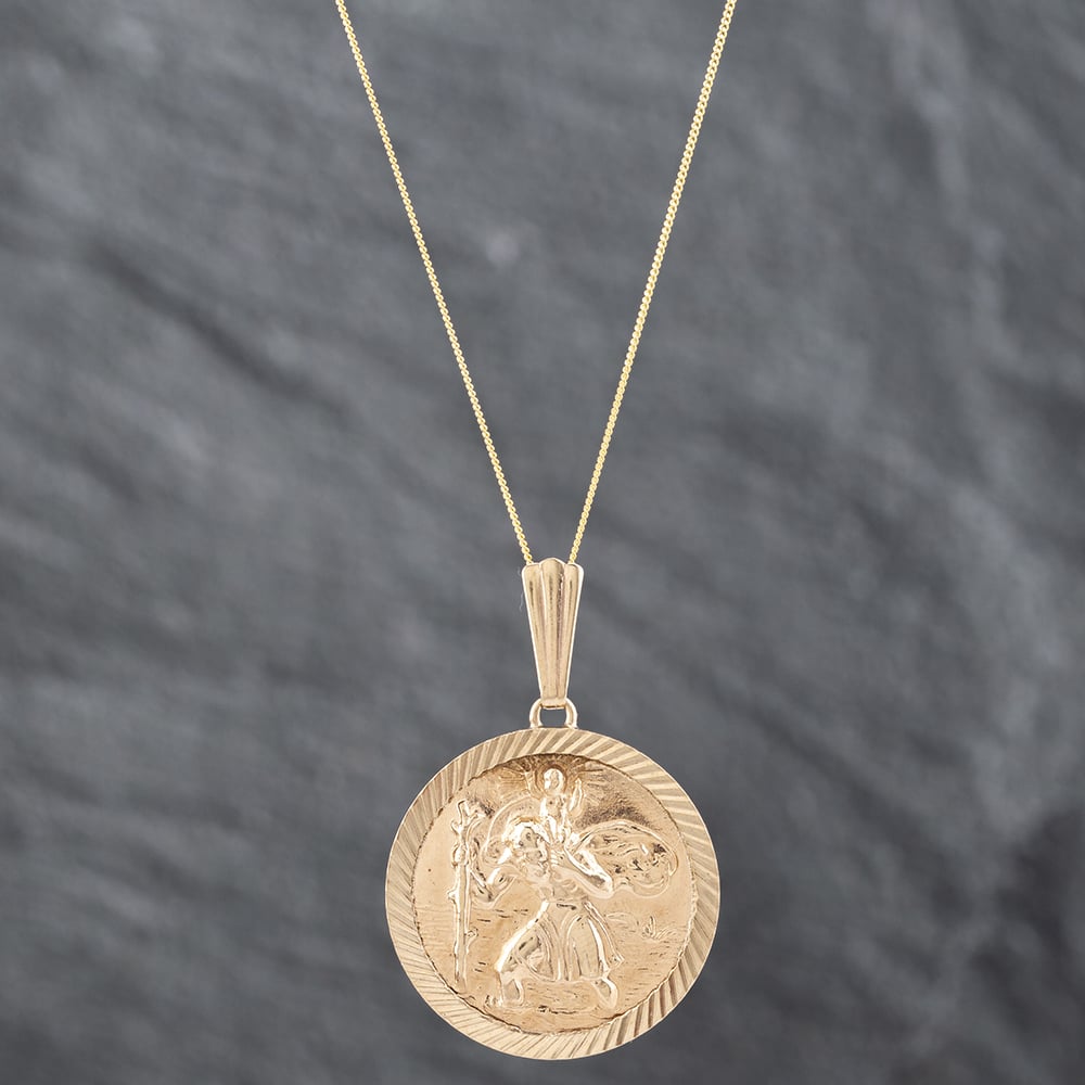 Product photograph of Pre-owned 9ct Yellow Gold St Christopher Pendant Amp 18 Inch Curb Chain 41142140 from The Jewel Hut