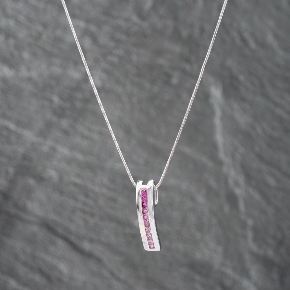 Pre-Owned 9ct White Gold Multi Coloured Pink Sapphire Channel Set Bar Pendant &amp; 16 Inch Snake Chain 41142291