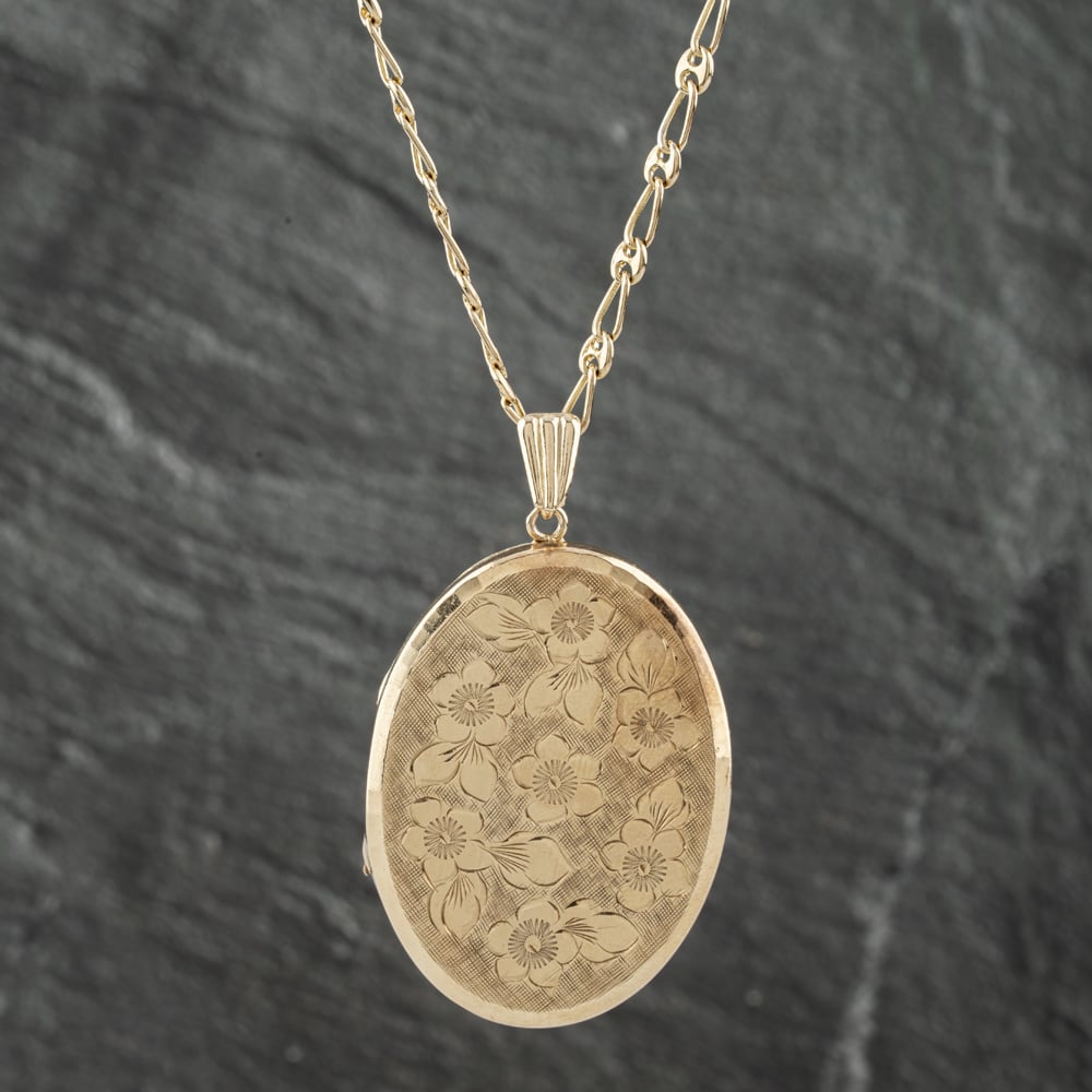 Pre-Owned 9ct Yellow Gold Large Heavy Oval Hand Engraved Locket Pendant &amp; 18 Inch Figaro Chain 41142351
