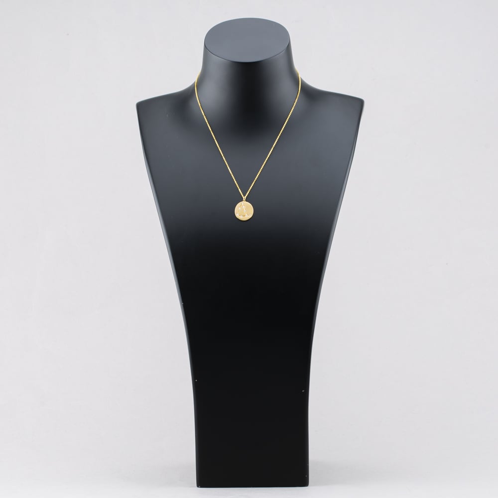 Pre-Owned 14ct Yellow Gold 0.15ct Brilliant Cut Diamond Capricorn Round Pendant & 16 Inch Trace Chain 41142397