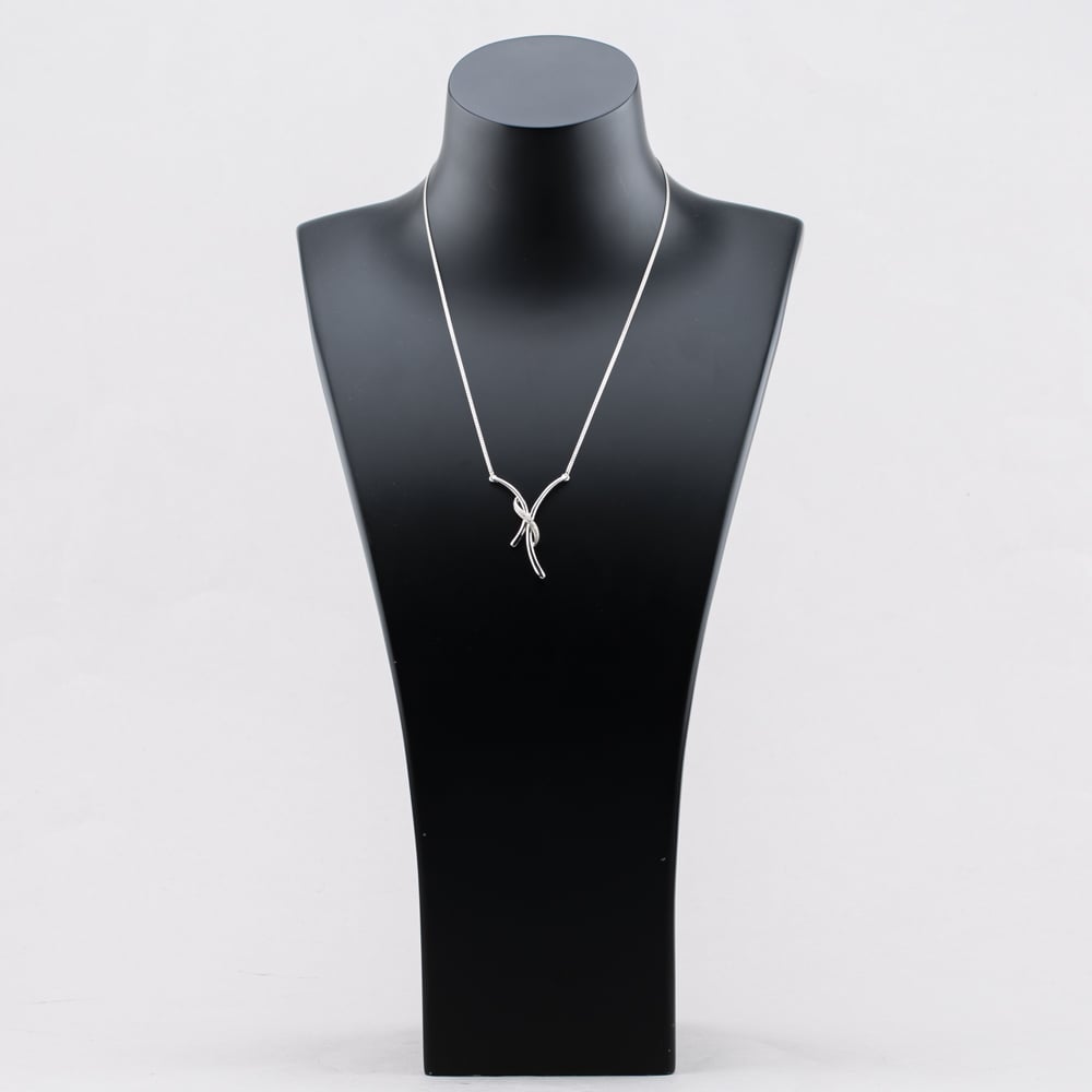 Pre-Owned 9ct White Gold Diamond Crossover Pendant & 16 Inch Herringbone Chain 41142420