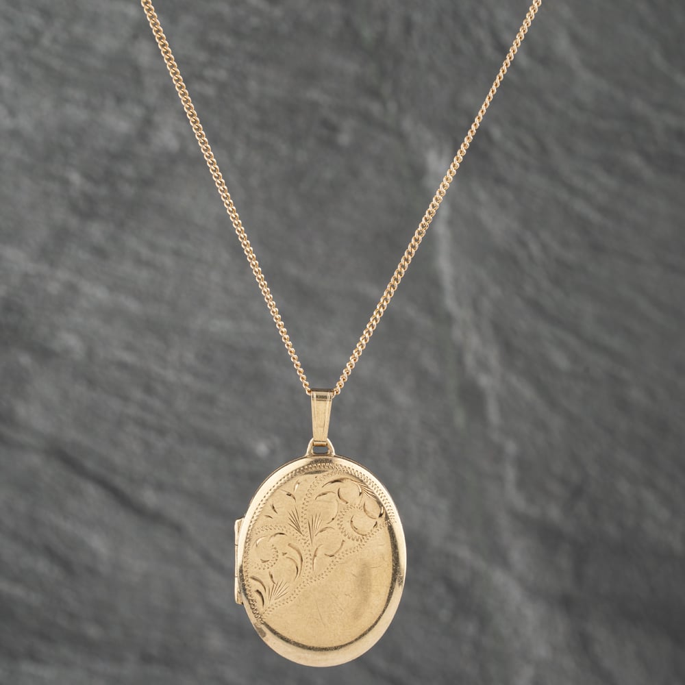 Pre-Owned 9ct Yellow Gold Half Engraved Oval Locket Pendant &amp; 19 Inch Curb Chain 41142545