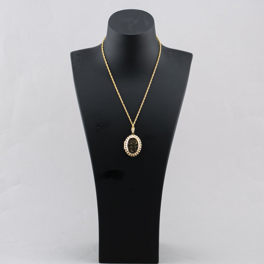 Pre-Owned 9ct Yellow Gold Oval Hand Engraved Locket Pendant & 24 Inch Curb Chain 41142571