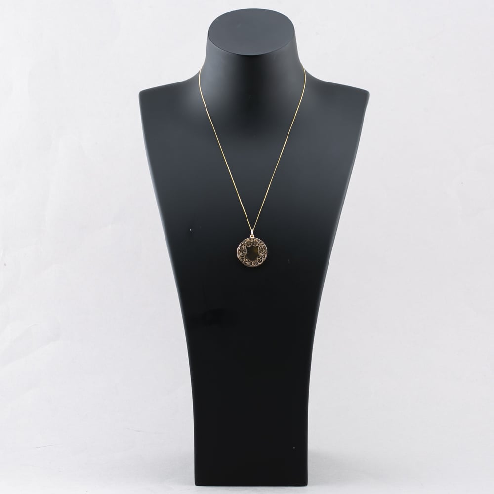 Pre-Owned 9ct Yellow Gold Round Shield And Foliate Engraved Locket Pendant & 18 Inch Curb Chain 41142594