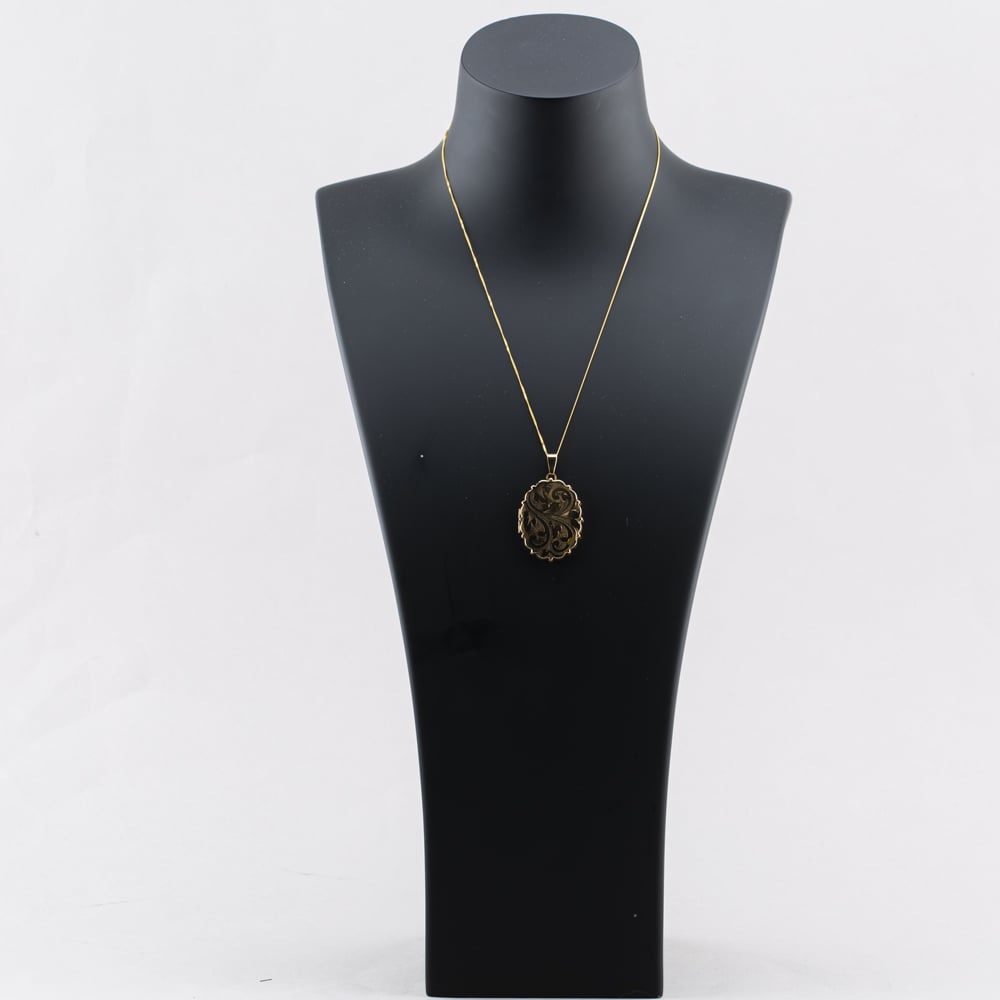 Pre-Owned 9ct Yellow Gold Oval Hand Engraved Locket Pendant & 18 Inch Curb Chain 41142733