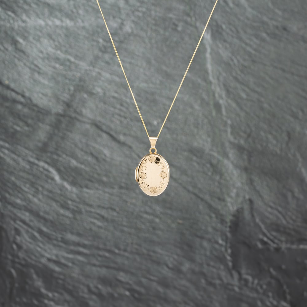 Click to view product details and reviews for Pre Owned 9ct Yellow Gold Oval Flower Pattern Locket Pendant And 18 Inch Curb Chain 41142752. Click to view product details and reviews for Pre Owned 9ct Yellow Gold Oval Flower Pattern Locket Pendant And 18 Inch Curb Chain 41142752.