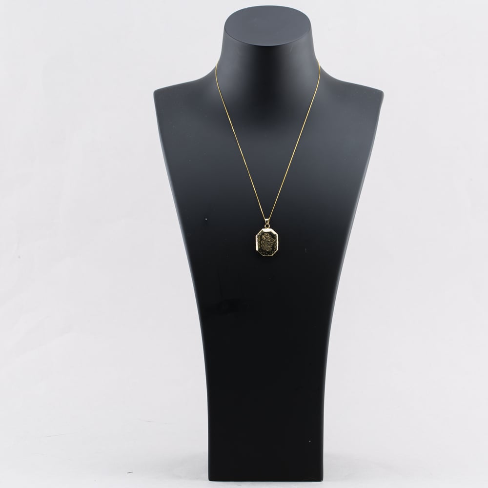 Pre-Owned 9ct Yellow Gold Octagonal Hand Engraved Flower Locket Pendant & 18 Inch Curb Chain 41142757