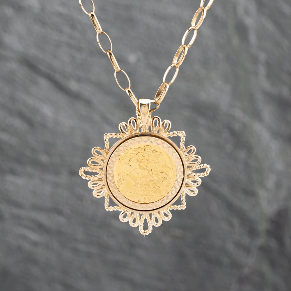 Pre-Owned Yellow Gold Ornate Rope Decoration Half Sovereign Coin Keeper Pendant &amp; 25 Inch Belcher Chain 41142896