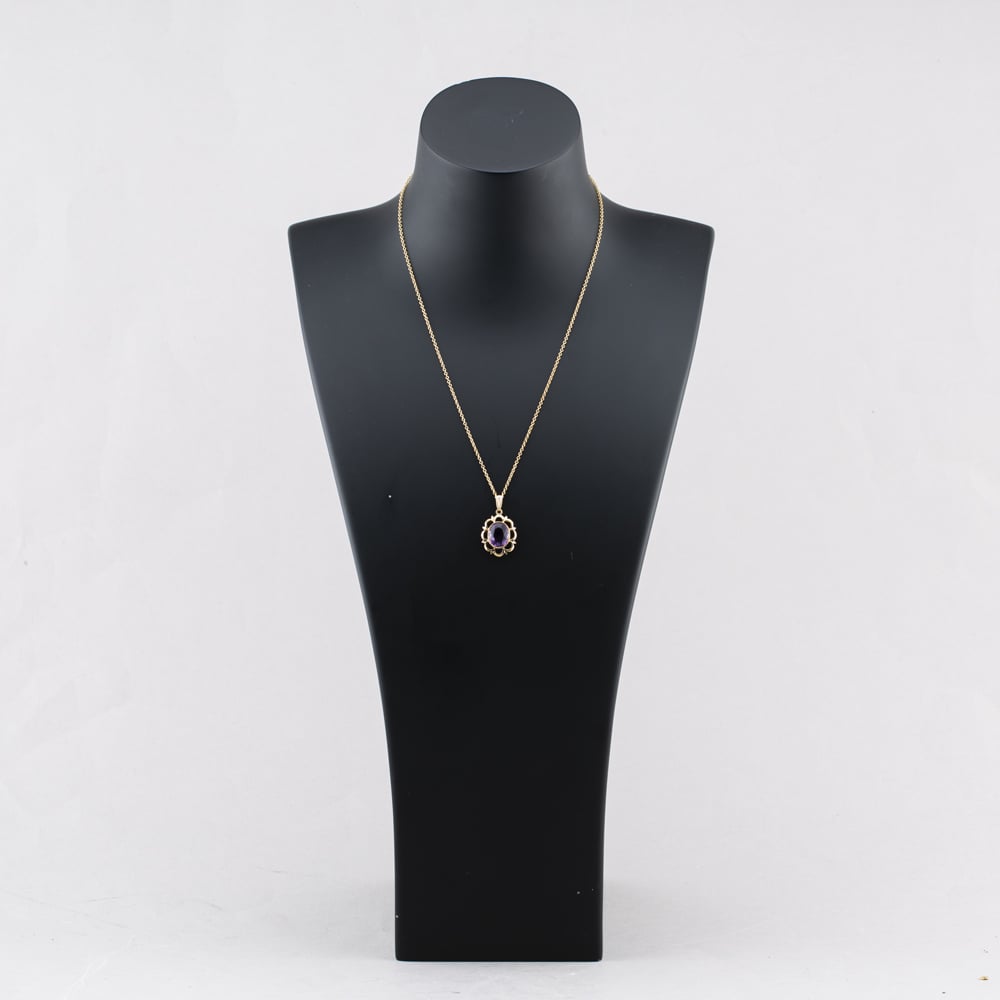 Pre-Owned 9ct Yellow Gold Amethyst Oval Scalloped Edge Pendant & 18 Inch Belcher Chain 41142919