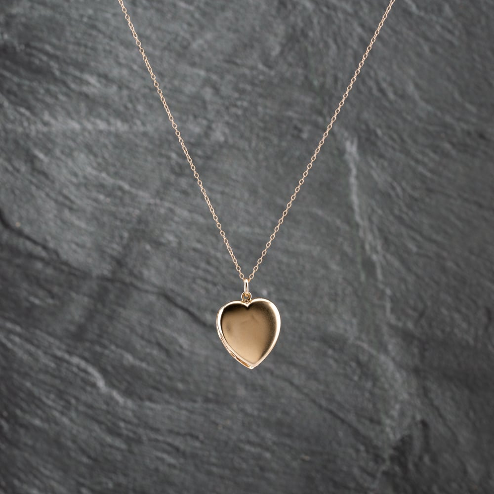 Pre-Owned 9ct Yellow Gold Brushed Effect Heart Locket Pendant &amp; 16 Inch Trace Chain 41142924