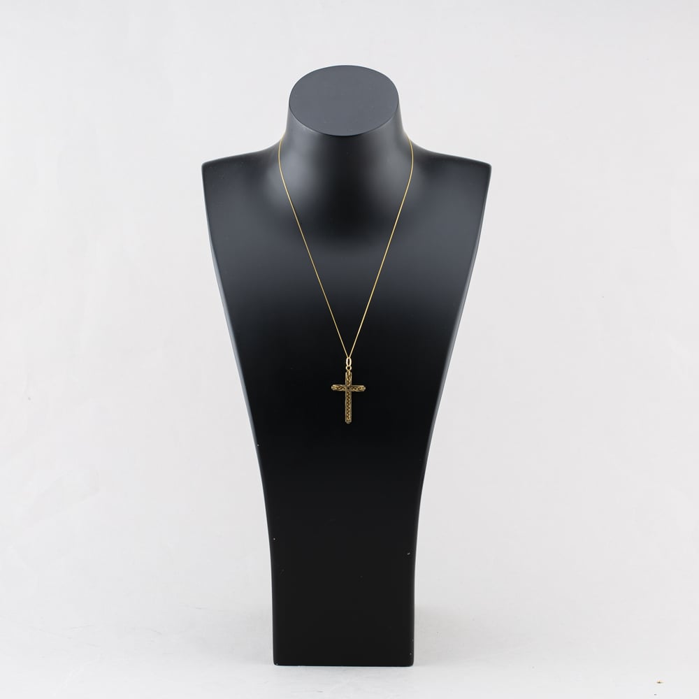 Pre-Owned 9ct Yellow Gold Openwork Cross Pendant & 18 Inch Curb Chain 41142971