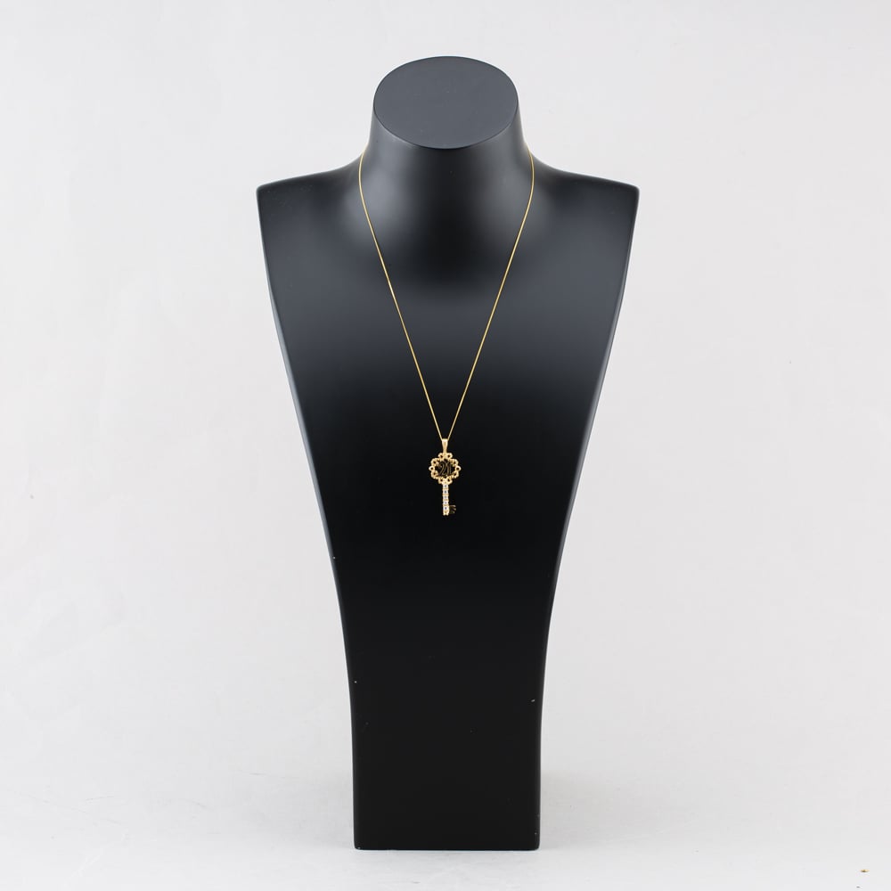Pre-Owned 9ct Yellow Gold Cubic Zirconia 21 Key Pendant & 18 Inch Curb Chain 41142979